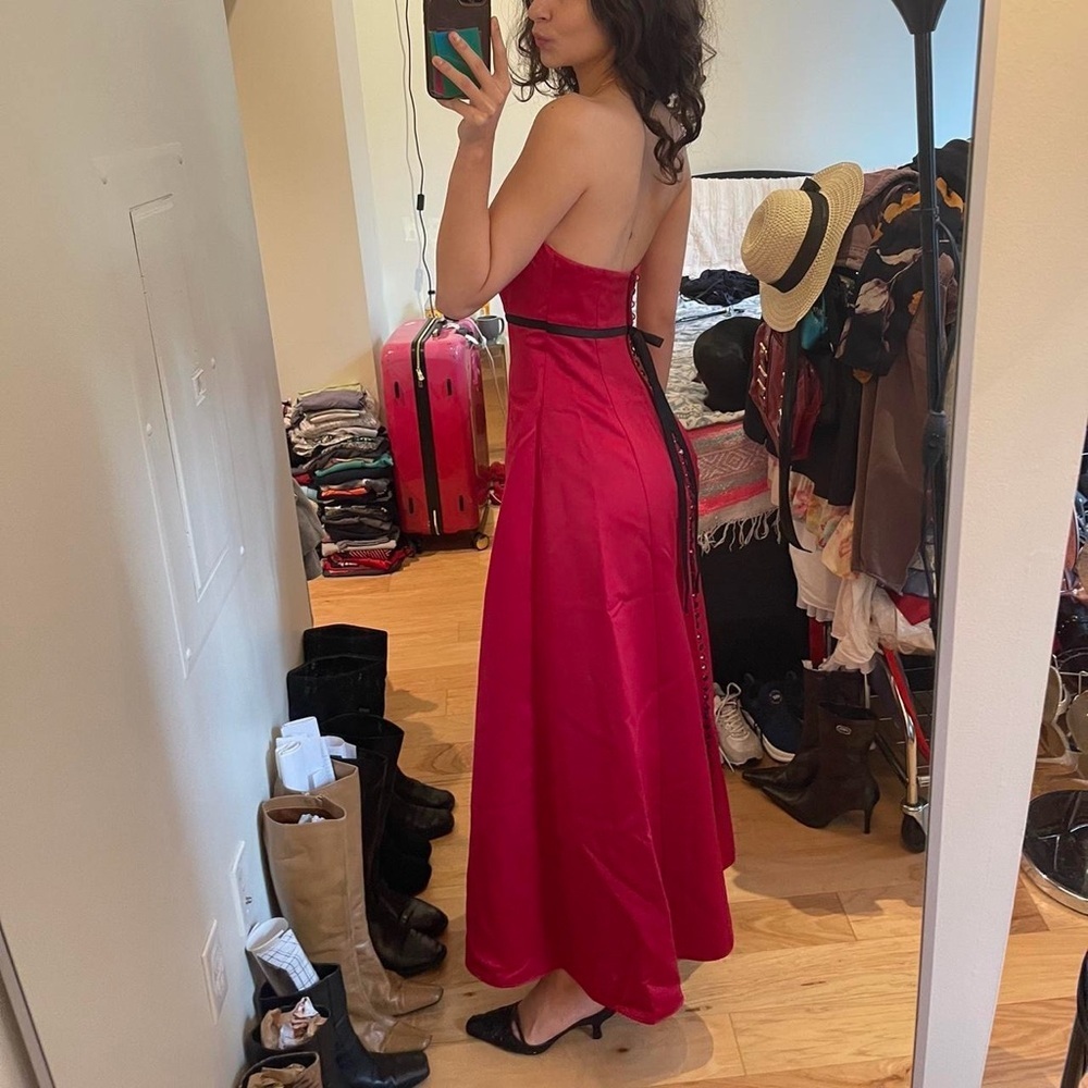 Chic Strapless Red Dress - Picture 2 of 4